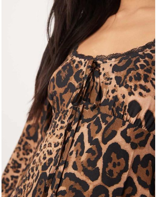 Vestido De Tarde Corto Con Estampado De Leopardo Y Ribete De Encaje De Miss Selfridge de color Brown