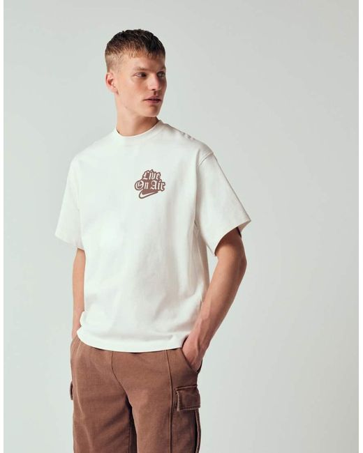 Nike White Solo Swoosh Graphic Back Print T-Shirt for men