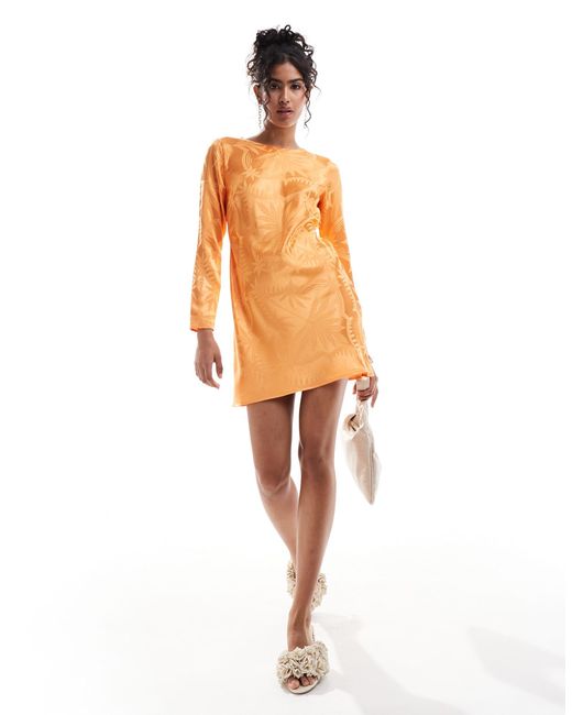 Vestido corto naranja con diseño en relieve Never Fully Dressed de color White