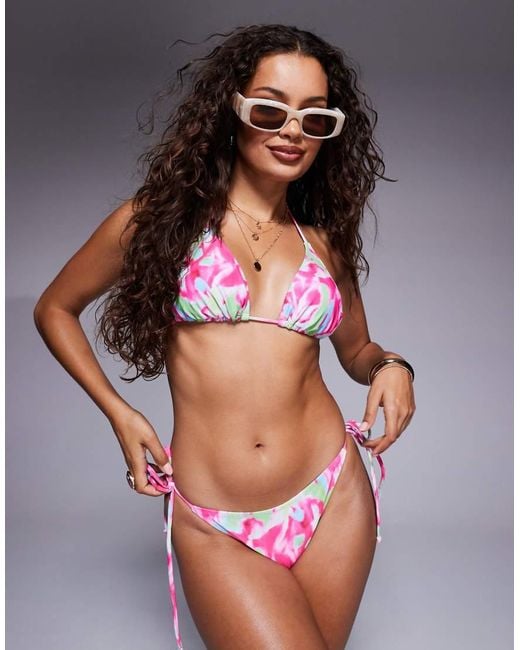 Top Bikini A Triangolo Con Stampa Astratta di Candypants in Pink