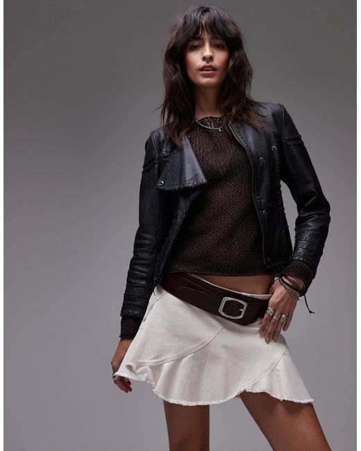 Mini-jupe taille basse avec détails circulaires - beige clair Monki en coloris White