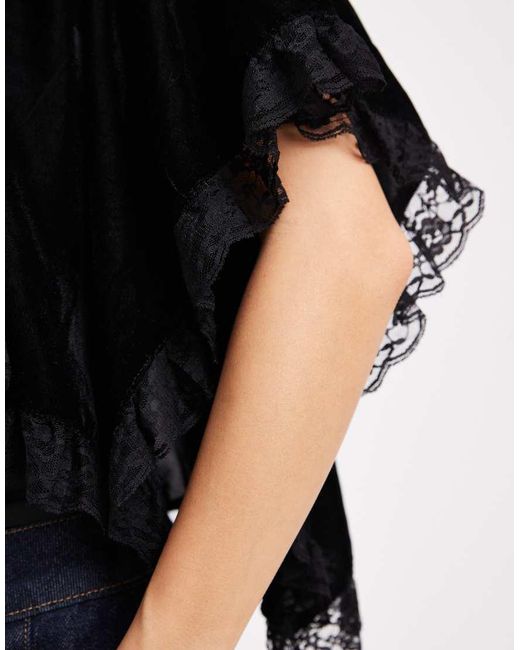 Capa Negra De Terciopelo Y Encaje De Miss Selfridge de color Black