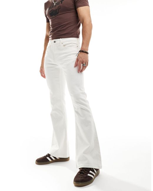 Jeans a zampa elasticizzati écru di ASOS in White da Uomo