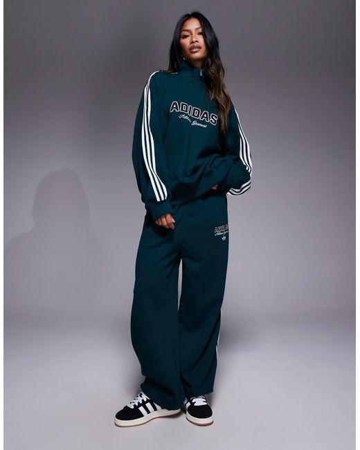 Adidas Originals Joggingbroek Met Grafische Print Aan De Voorkant in het Blue