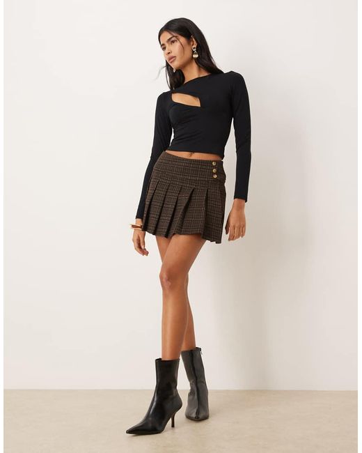 Motel Black Nyla Long Sleeve Slsh Cut Out Top