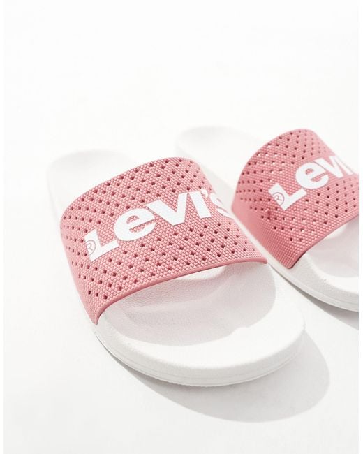 Sandalias s con logo Levi's de color Pink