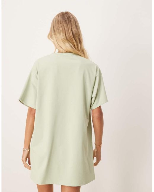 Vestido Corto Verde Estilo Camiseta Extragrande Con Diseño Estructurado De ASOS de color Natural