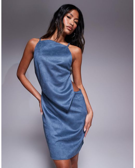 Robe courte en daim avec encolure bateau et dos asymétrique ASOS en coloris Blue