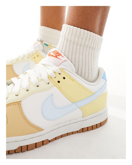 Dunk low nn easter - sneakers color e mix pastello di Nike in White
