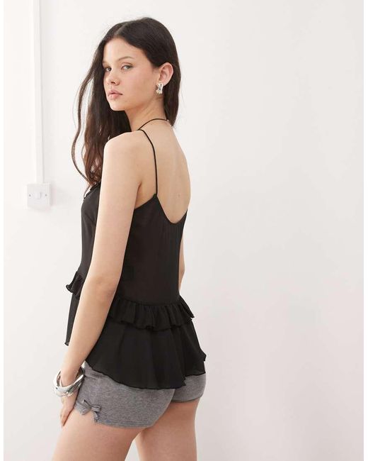 Canottiera Nera Allacciata Sul Davanti Con Volant di Weekday in Black