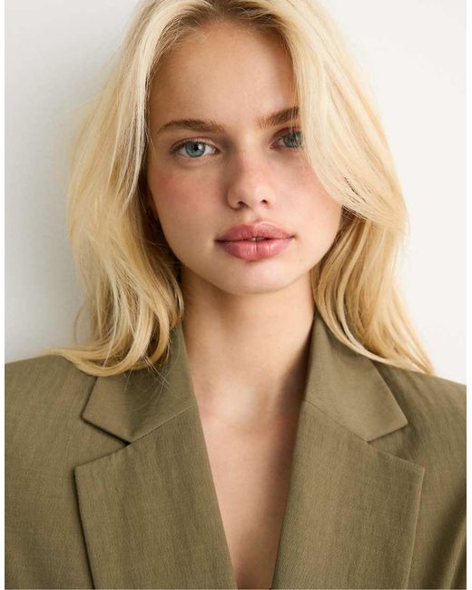 Blazer Basic Rustico Oliva di Stradivarius in Green