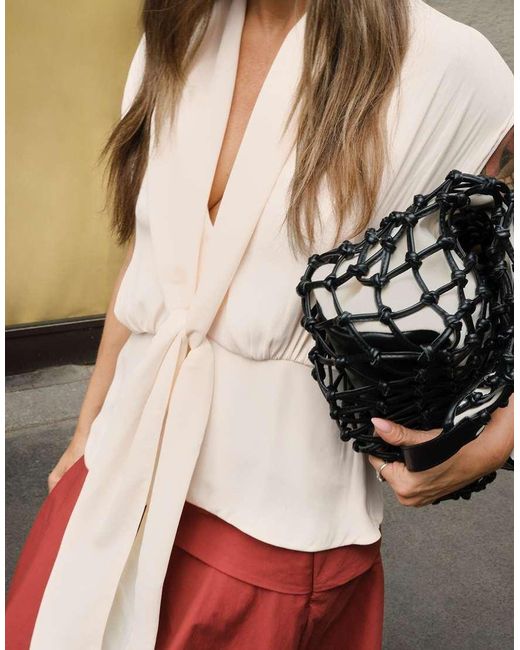 NA-KD Red Plunge Neck Tie Detail Top
