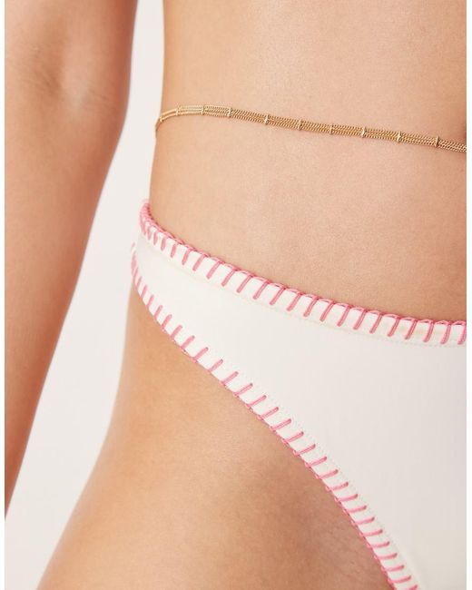 Slip Bikini Bianchi E Rosa Con Cuciture A Vista di Stradivarius in Brown