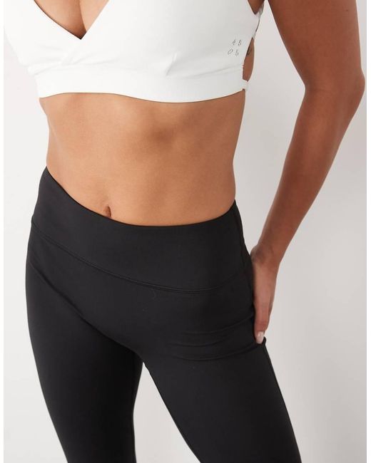 4505 Black Low Rise Capri Yoga legging