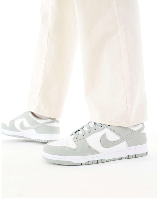 Nike White Dunk Low Retro Se Sneakers for men