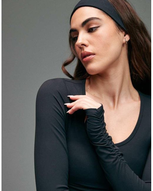 4505 Gray Scoop Neck Long Sleeve Top With Ruched Sleeves