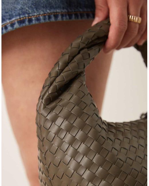 Borsa Shopping Intrecciata Piccola Kaki Con Manico Attorcigliato di Gina Tricot in Brown