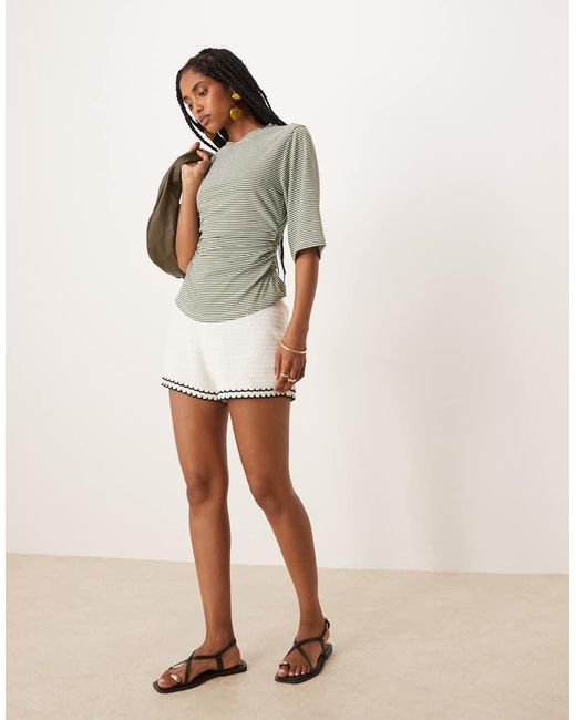 ASOS Getailleerd Gestreept T-Shirt in het Gray