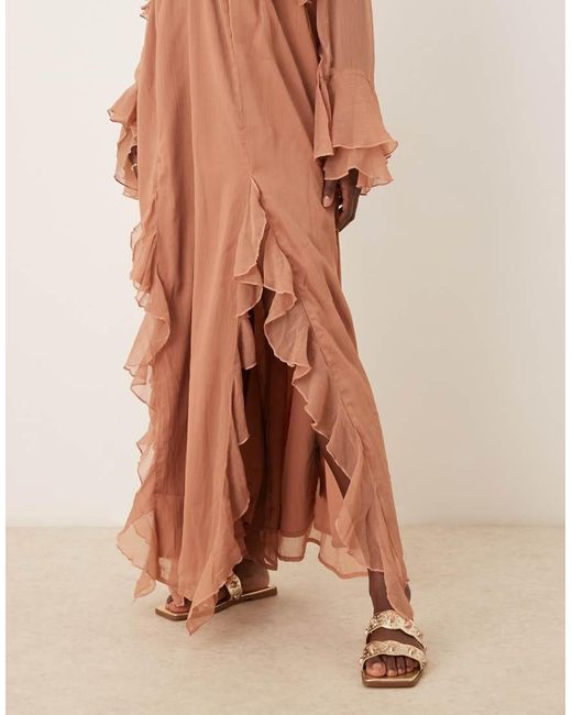Mules Dorados Planos Con Detalle De Piedras Found De ASOS de color Brown