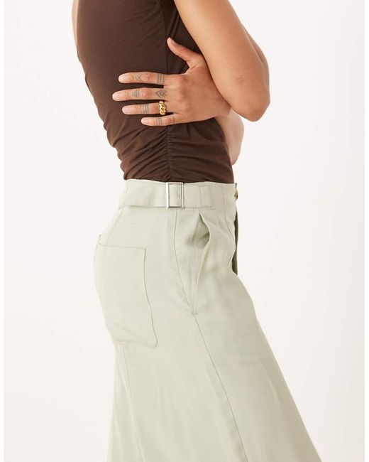 Pantalones De Pernera Barrel Con Detalle De Costuras De Tejido Suave De Tall ASOS de color Natural