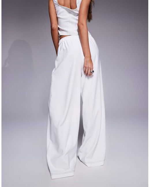 Pantalones Blancos Con Lazada En La Cintura Y Pespuntes En Contraste De (Parte De Un Conjunto) ASOS de color White