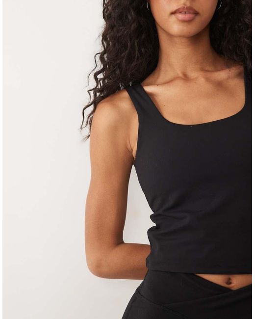 4505 Black Soft Touch Scoop Neck Vest With Inner Bra And Removable Padding