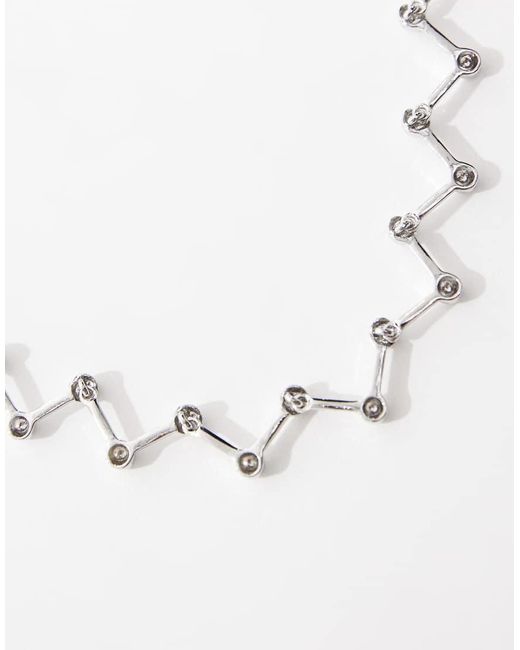 Collar Con Diseño De Zigzag De ASOS de hombre de color White