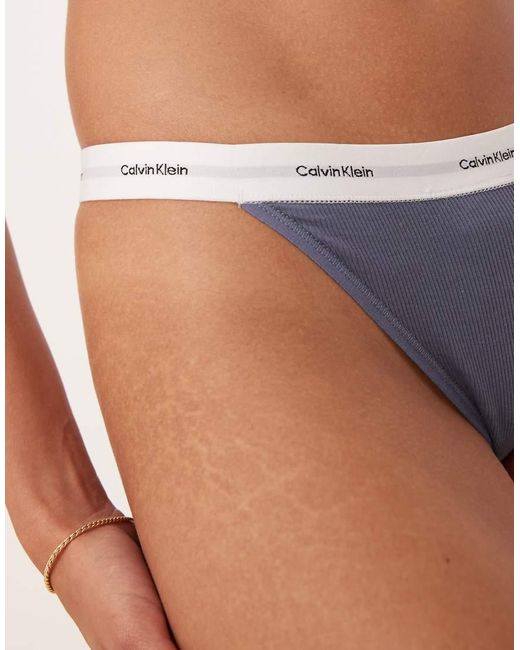 Tanga Azul Oscuro De Canalé De Modal De Calvin Klein de color Blue
