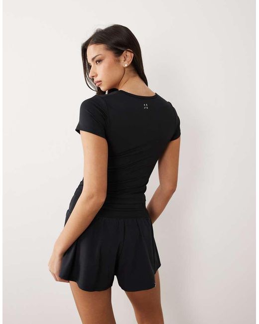 4505 Black Active Scoop Neck Short Sleeve Top