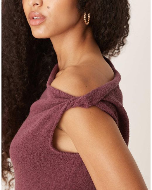 Top asymétrique effet drapé en maille flammée - bordeaux ASOS en coloris Purple