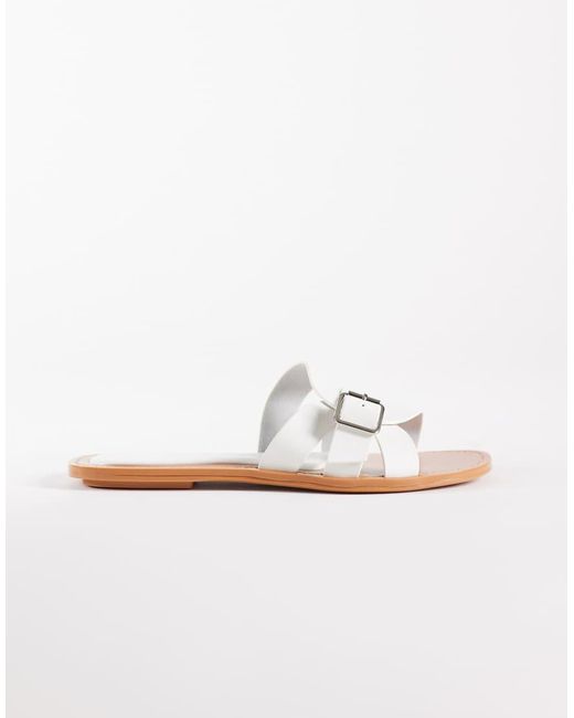 Feature di ASOS in White