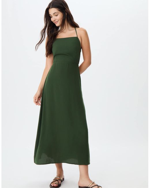 Robe longue ample avec dos nu Stradivarius en coloris Green
