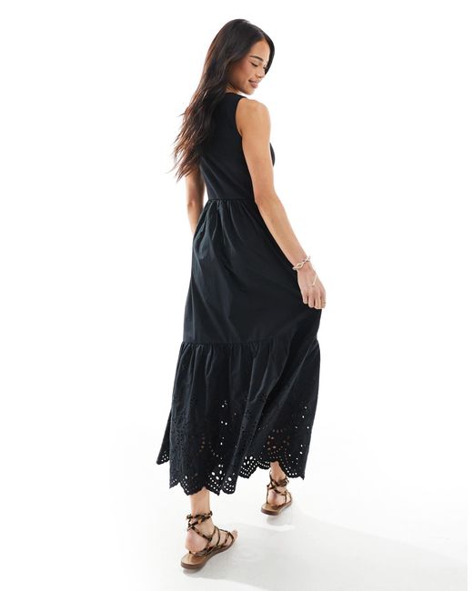 Robe côtelée mi-longue avec broderies et col nageur New Look en coloris Black