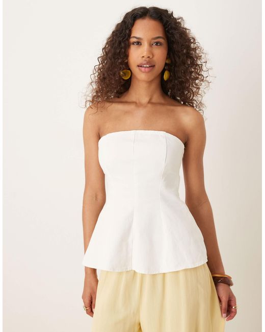 ASOS White – strukturiertes, trägerloses oberteil aus denim mit schößchen
