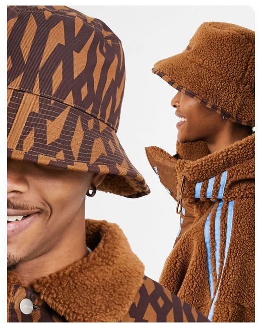 IVY PARK モノグラムバケットハット リバーシブル Ivy Park Adidas X Reversible Monogram Bucket Hat in Brown | Lyst