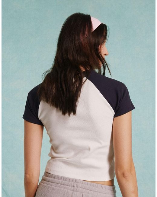T-shirt court raglan à motif california - crème et bleu marine Miss Selfridge en coloris Black