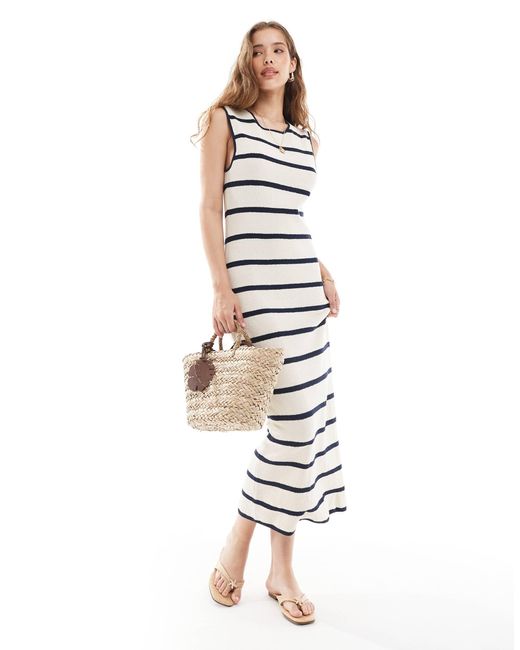 Vero Moda White – knöchellanges, gestreiftes jersey-strickkleid
