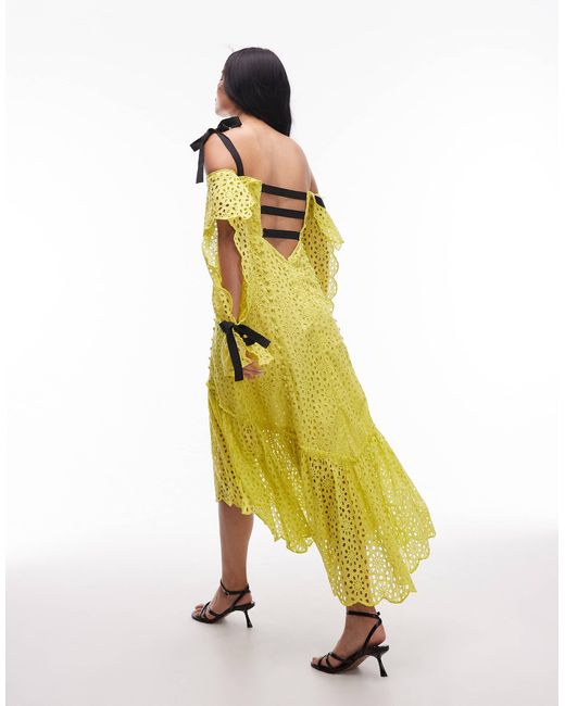 Asos - archive - robe mi-longue en broderie anglaise à fleurs avec bretelles en gros-grain - citron ASOS en coloris Yellow