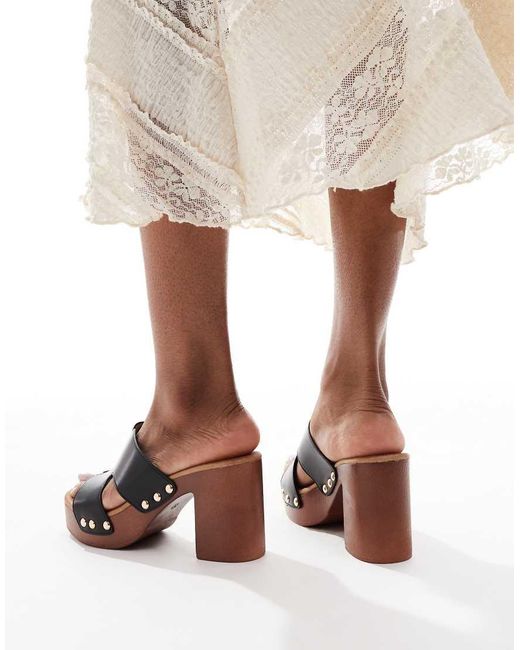 SEQWL White Mule Sandals