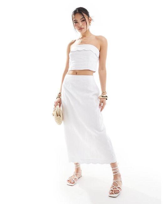 Top blanco con bordes festoneados Abercrombie & Fitch de color White
