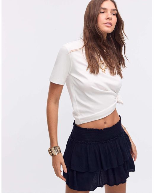 Stradivarius White – locker geschnittene skorts