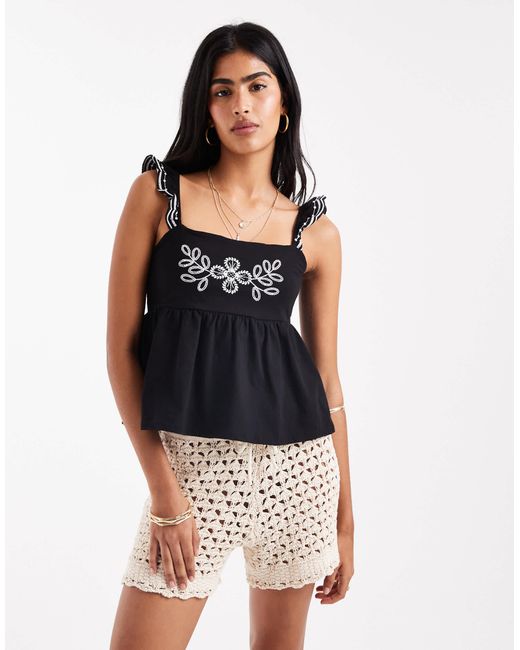 Miss Selfridge Black – besticktes camisole-top mit rüschendetail