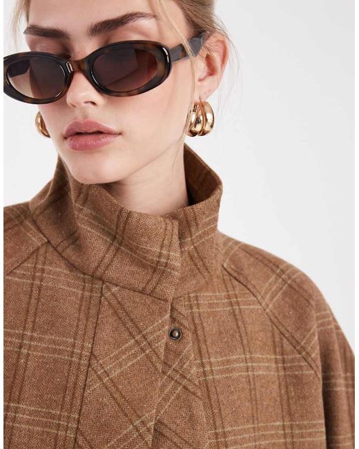 ASOS Elegant Geborsteld Cropped Jack Met Opstaande Boord En Ruit, Deel Van Co-Ord Set in het Brown