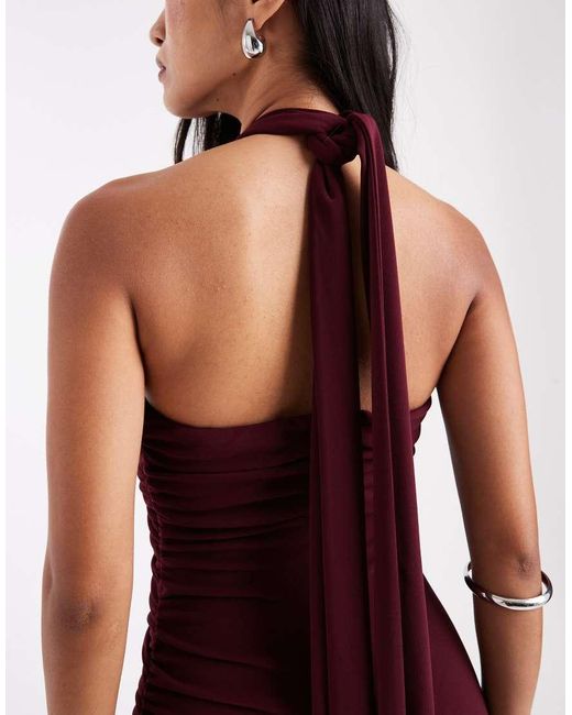 Vestito Lungo Da Damigella Color Vino Elasticizzato Allacciato Al Collo di Six Stories in Red