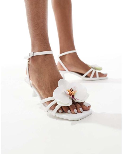 Bershka White Flower Detail Kitten Heeled Sandals