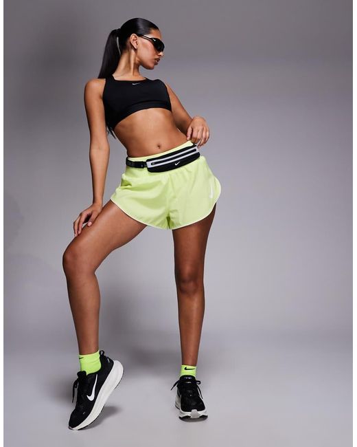 Nike Tempo in het Yellow