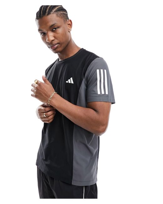 Camiseta negra con diseño color block own the run Adidas Originals de hombre de color Black