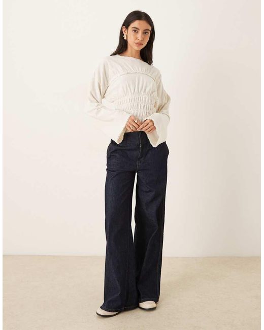 Camiseta De Manga Larga Con Cintura Fruncida De Tejido Texturizado Flameado De -Blanco ASOS de color White