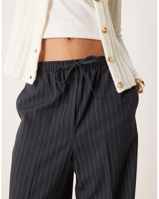 ASOS White Tall – elegante schlupfhose