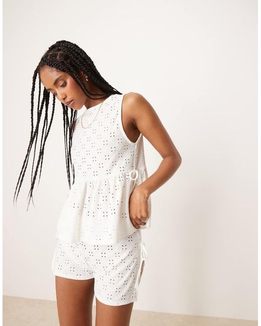 ASOS Top Van Broderie Met Gestrikte Zijkant in het White
